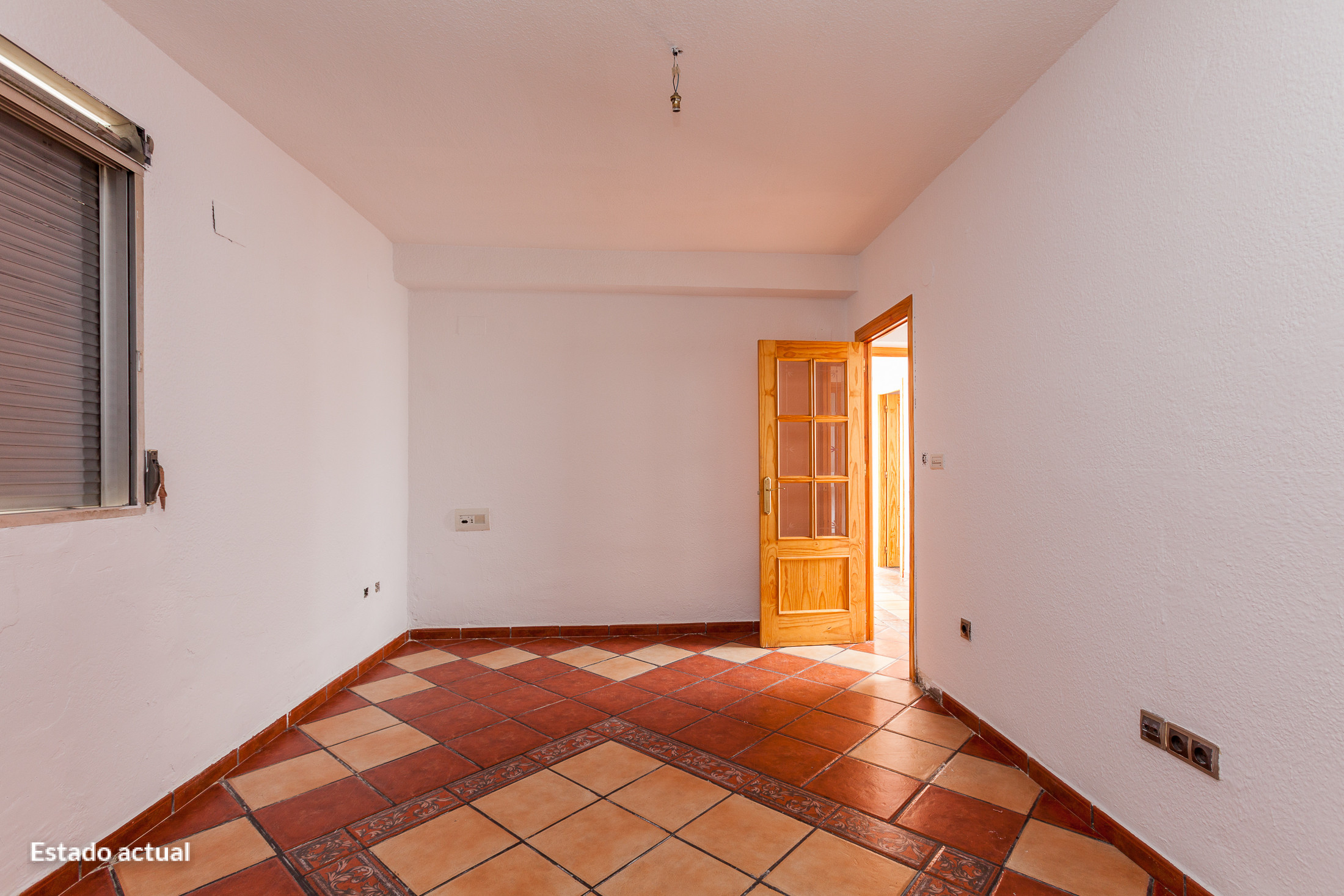 12806 ca-000-047-720-652fot00_antes